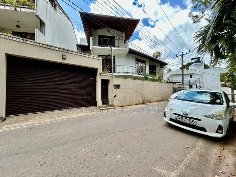 3 Story Modern Luxury House for Rent in Thalawathugoda