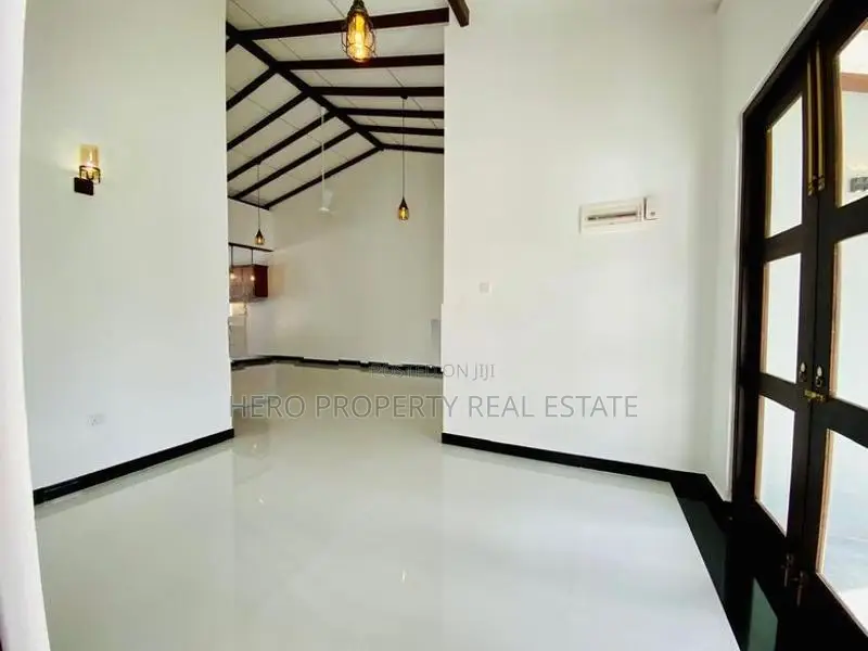 HNS101 - Quality Valuable House for Sale in Athurugiriya