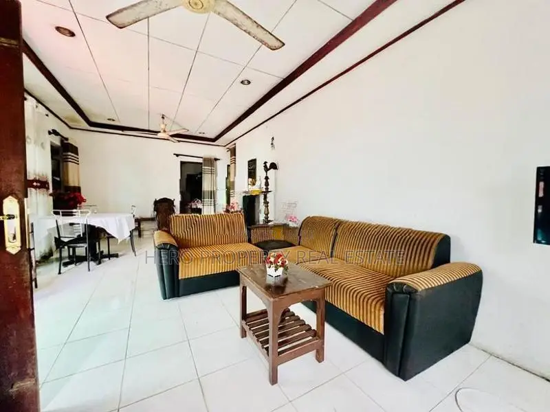 HNS110 - Valuable 20 Perches Land for Sale in Athurugiriya