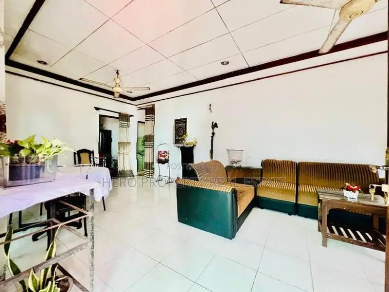 HNS110 - Valuable 20 Perches Land for Sale in Athurugiriya