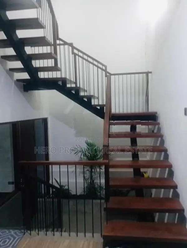 HMR050 - Modern Luxury House for Rent in Piliyandala