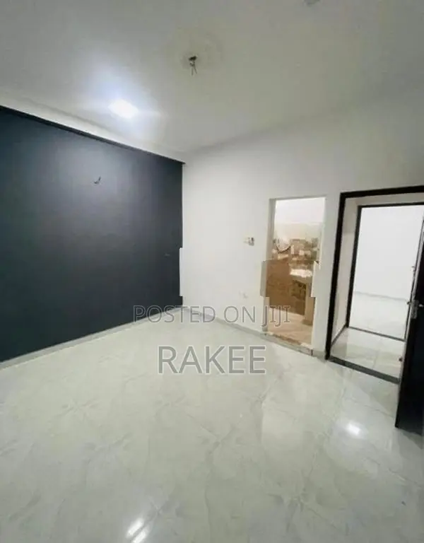 2 Floor House Brandiyawatta Wellampitiya