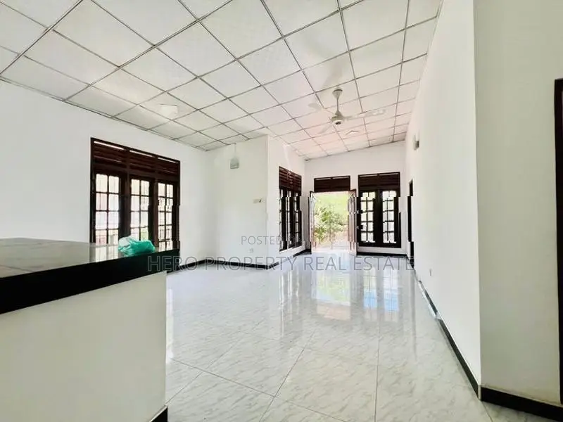 Valuable Modern House for Sale in Athurugiriya