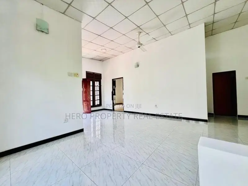 Valuable Modern House for Sale in Athurugiriya