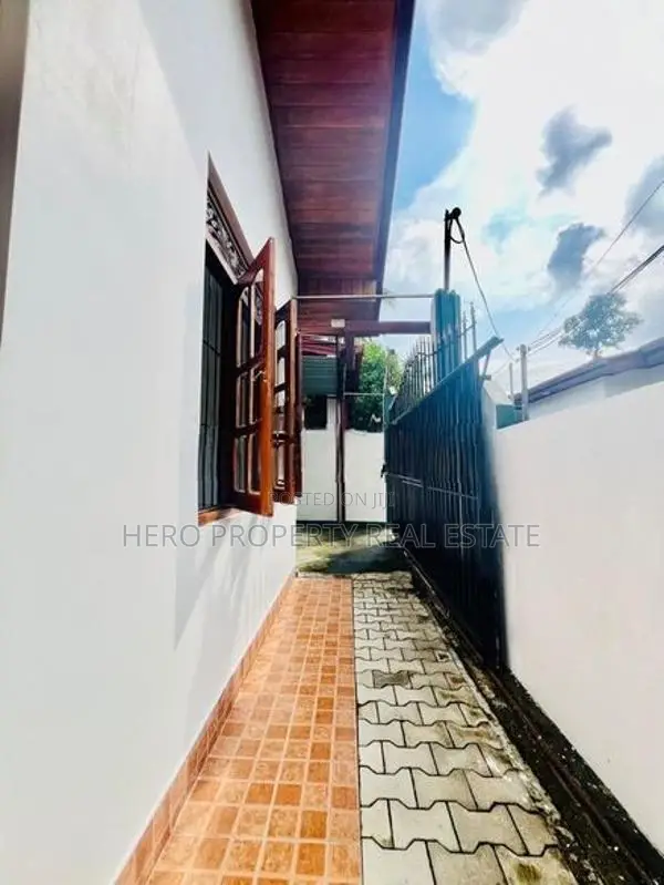 Valuable Modern House for Sale in Kottawa
