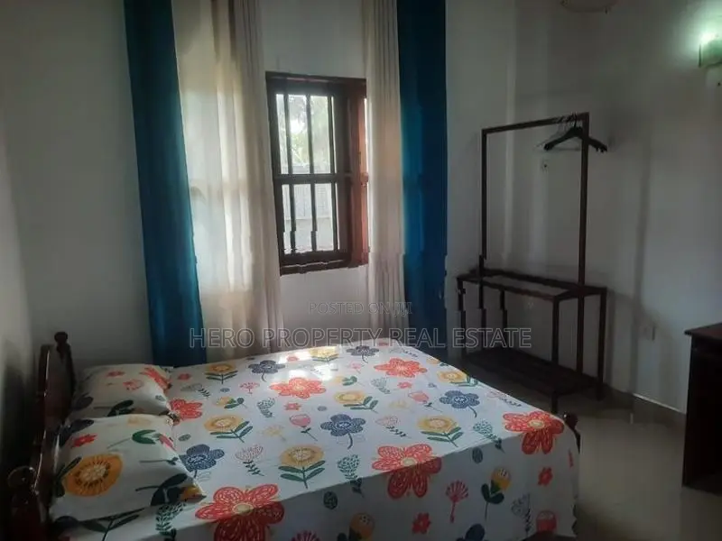 Upstairs House for Rent in Akkarapanaha