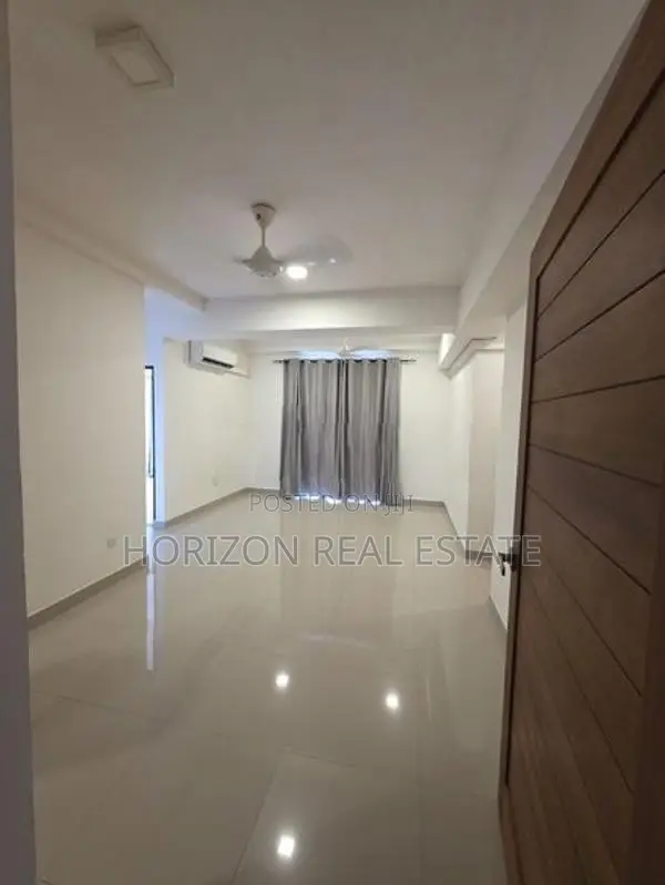 Two bedroom unfurnished apartment for rent in oval view Colombo 8