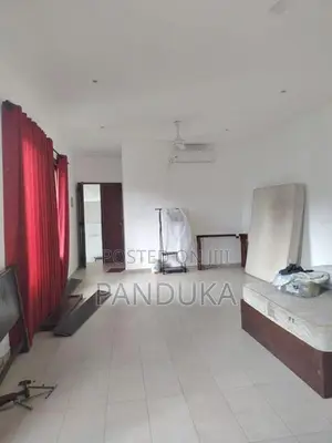 Luxury 9-Bedroom Villa with Office Spaces in Nawala
