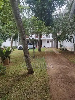 Luxury 9-Bedroom Villa with Office Spaces in Nawala