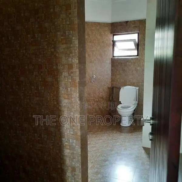 3 Bedroom upstairs house for Rent - Fairfield gardens Colombo 8