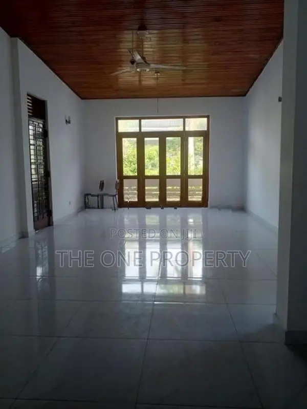 Commercial Property for Rent - Close to galle rd Mount lavinia