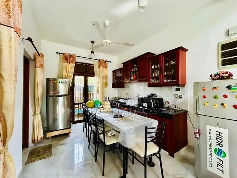Super Modern Luxury Quality House for Sale in Thalawathugoda