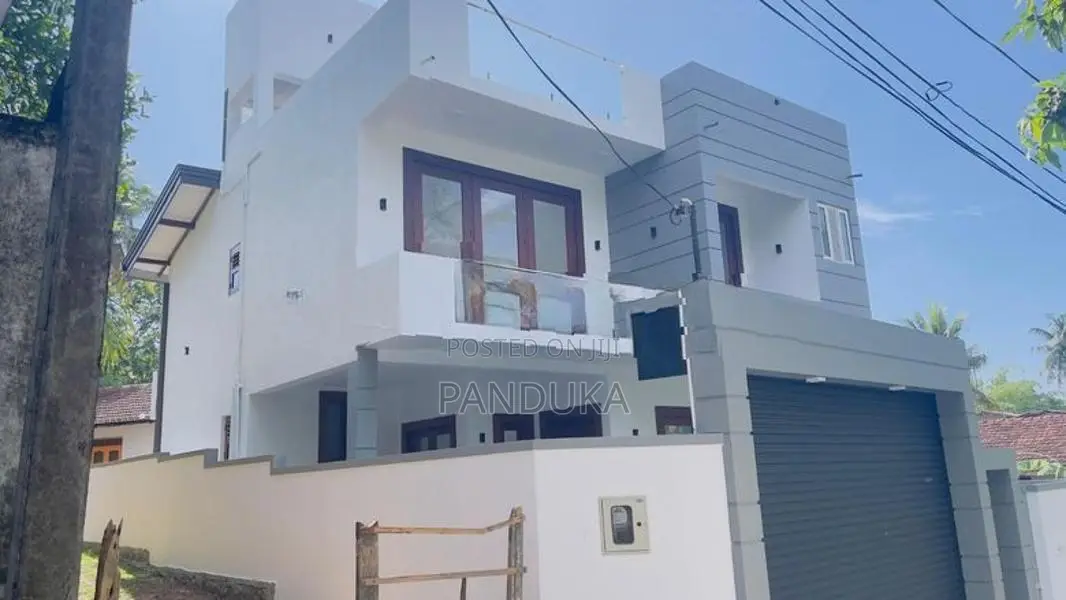 Brand new modern house for sale in Athurugiriya