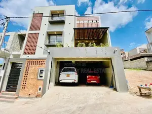HCS074 - Modern Luxury Quality Valuable House for Sale in Moratuwa