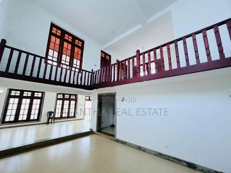 (AF102) 03 Story Luxury house At Mount Lavinea