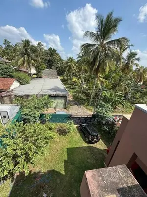 සින්නකර ඔප්පු සහිත දෙමහල් නිවසක් විකිණීමට කැස්බෑව