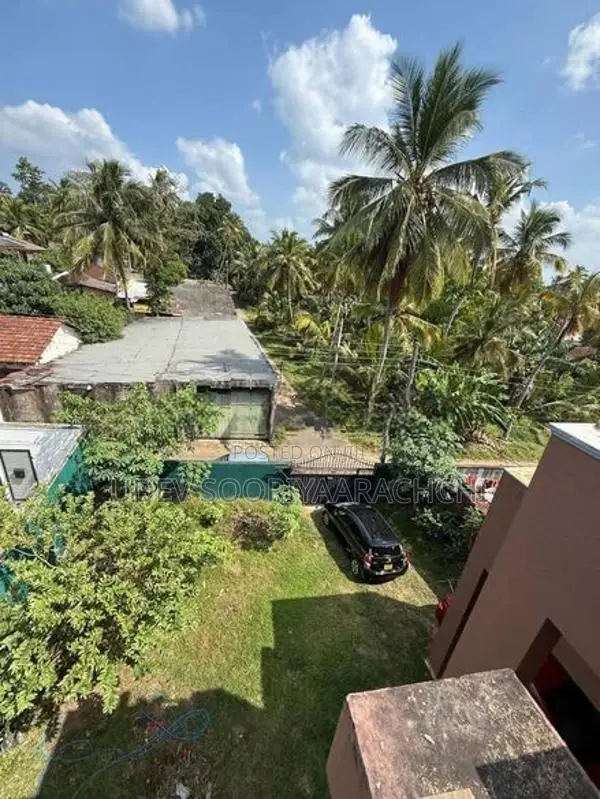 සින්නකර ඔප්පු සහිත දෙමහල් නිවසක් විකිණීමට කැස්බෑව
