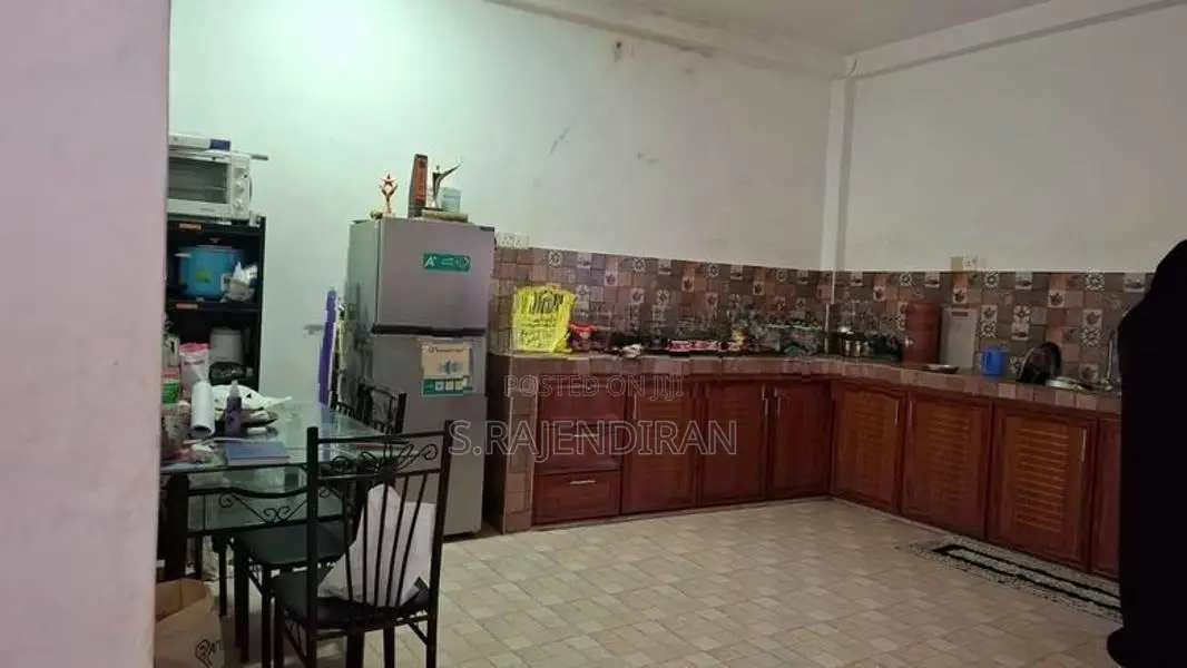 urgent sale Two-units House for in Wellampitiya