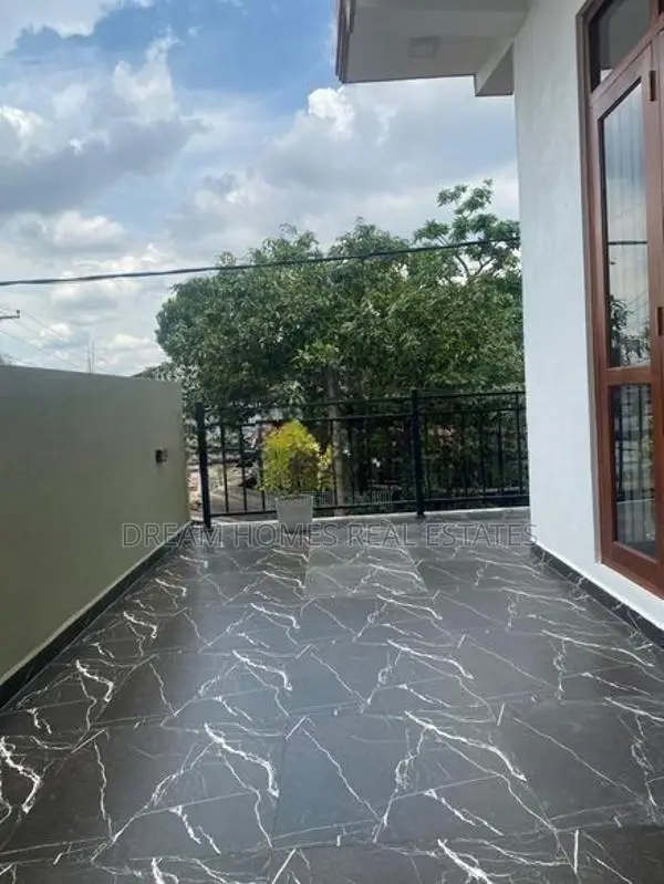 Fully Equipped 3-Storey House for Sale – Enderamulla