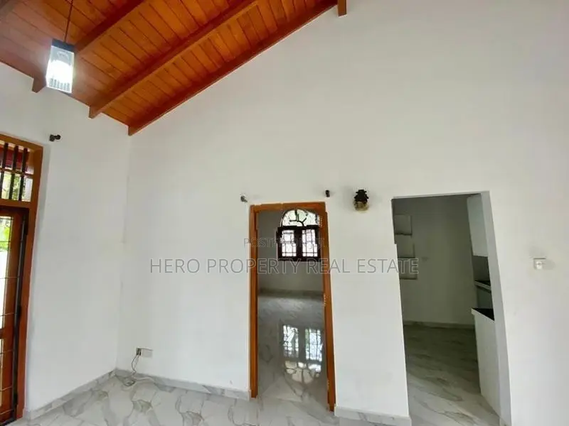 HCS069 - Modern Luxury House for Sale in Boralesgamuwa