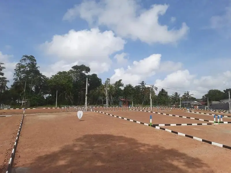 Panadura Gorakana 7,10 Perch Lands Plots N38