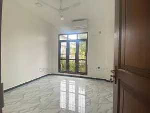 Fully Equipped 3-Storey House for Sale – Enderamulla