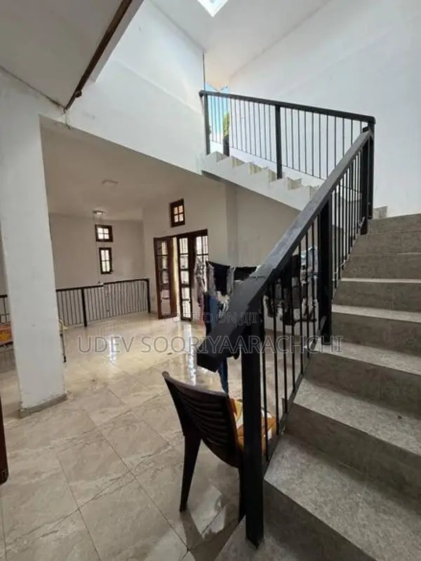සින්නකර ඔප්පු සහිත දෙමහල් නිවසක් විකිණීමට කැස්බෑව