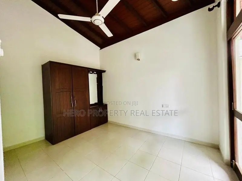Three Story House for Rent in Hokandara