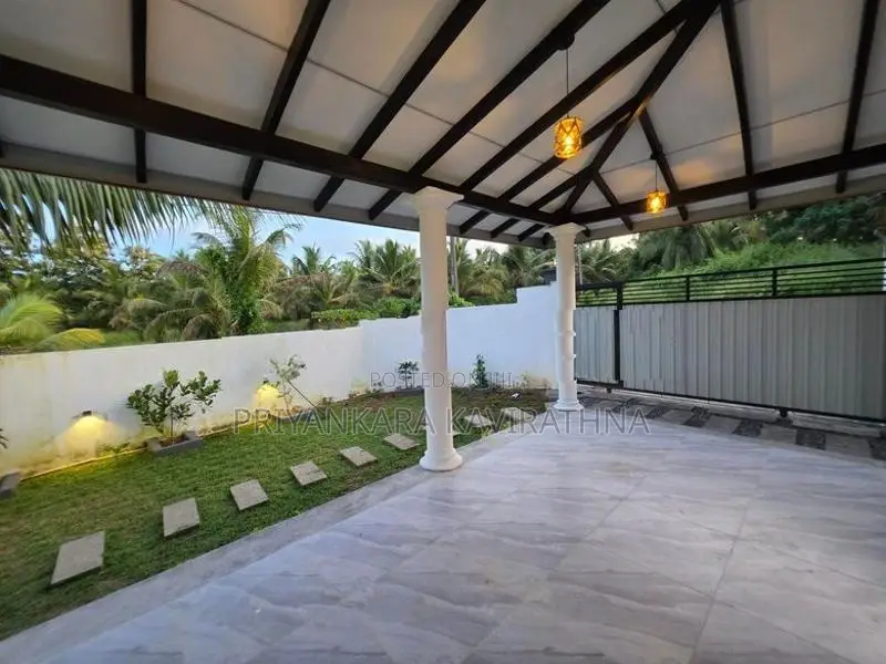 අලුත්ම අලංකාර නිවස විකිනීමට කිරිවත්තුඩුව