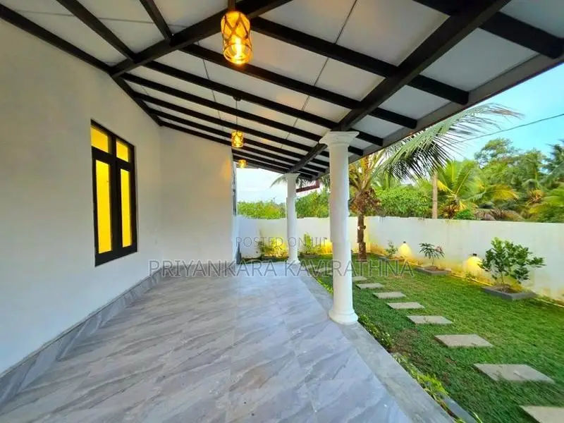 අලුත්ම අලංකාර නිවස විකිනීමට කිරිවත්තුඩුව