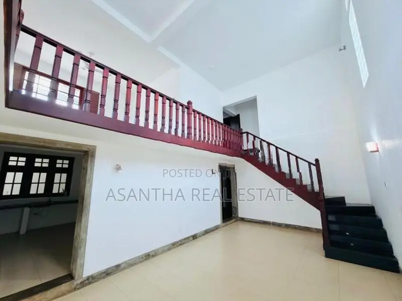 (AF102) 03 Story Luxury house At Mount Lavinea