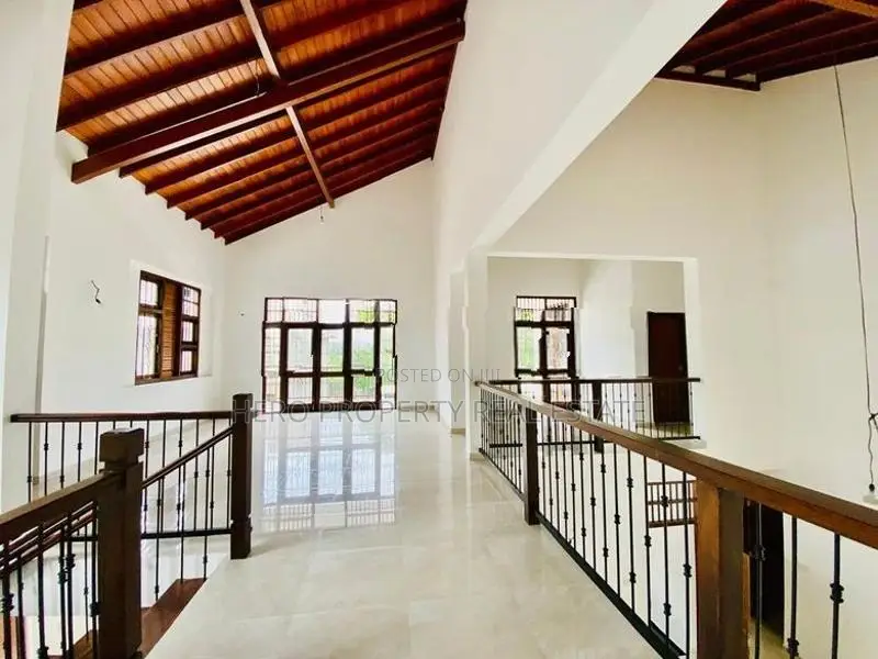 HCS069 - Modern Luxury House for Sale in Boralesgamuwa