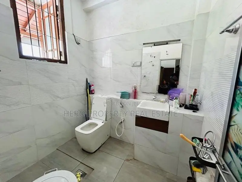 Modern House with 8 Bedrooms and Bathrooms for Rent in Pannipitiya