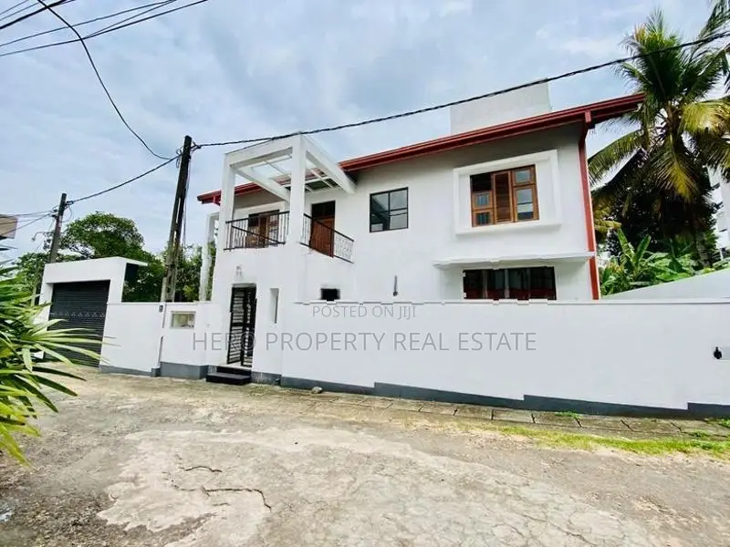HCS069 - Modern Luxury House for Sale in Boralesgamuwa