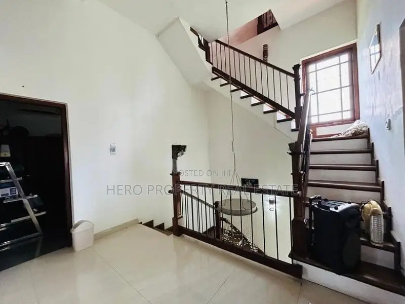 Modern House with 8 bedrooms and bathrooms for Rent in Pannipitiya