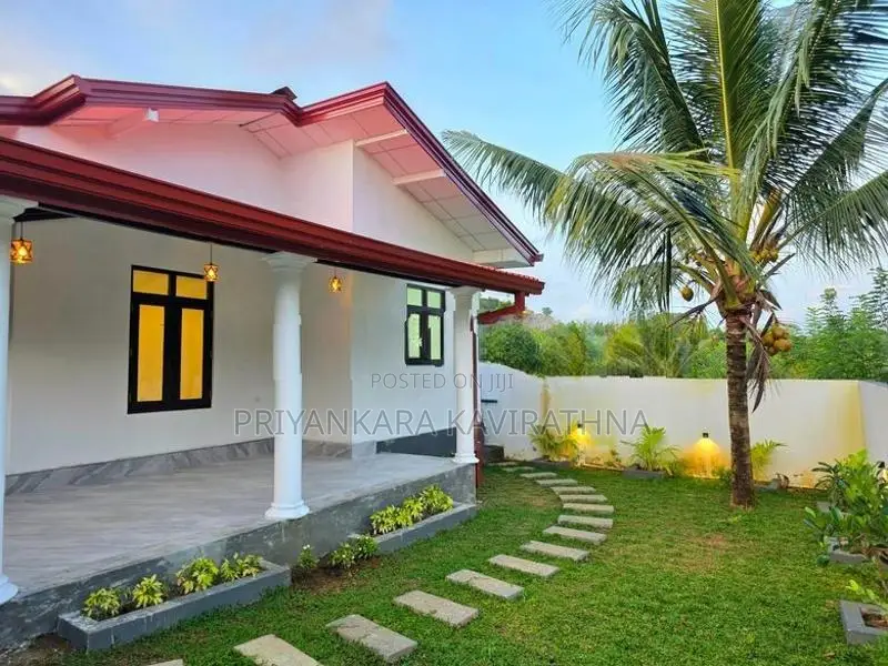 අලුත්ම අලංකාර නිවස විකිනීමට කිරිවත්තුඩුව