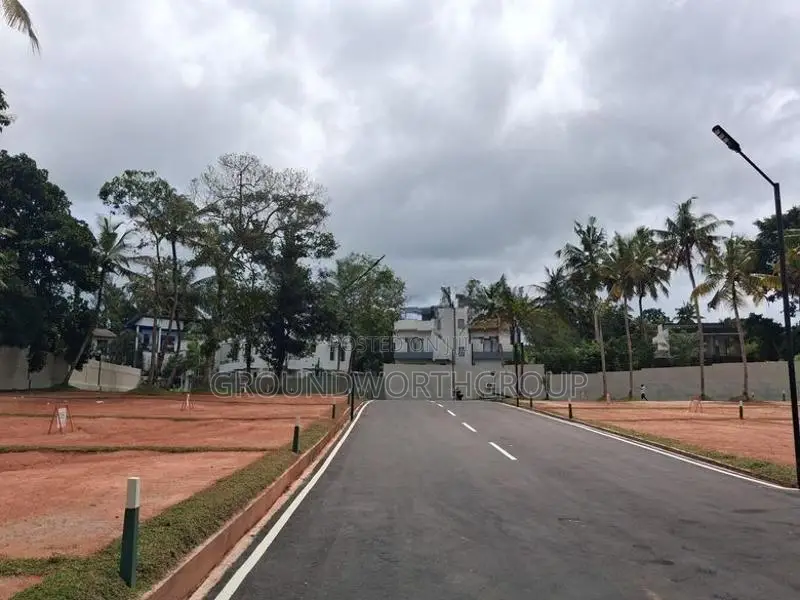 Bare Lands for Sale in Hokandara s8