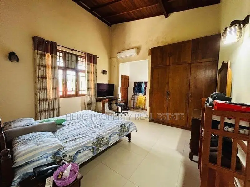 Modern House with 8 Bedrooms and Bathrooms for Rent in Pannipitiya