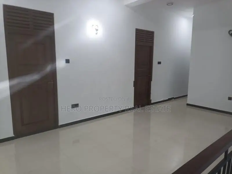HJR202 - Upstairs House for Rent in Kirillawala