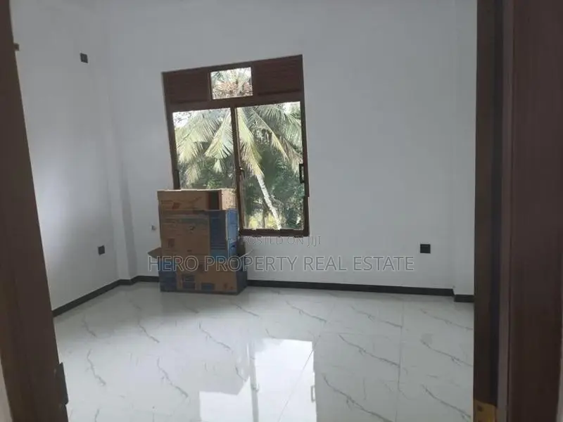 HJR202 - Upstairs House for Rent in Kirillawala