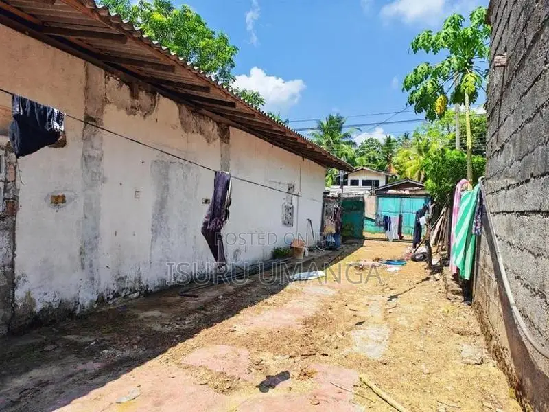 හොරණ - මීපේ (315 පාරට මුහුණලා) වටිනා ඉඩමක් සහ නිවසක් විකිණීමට