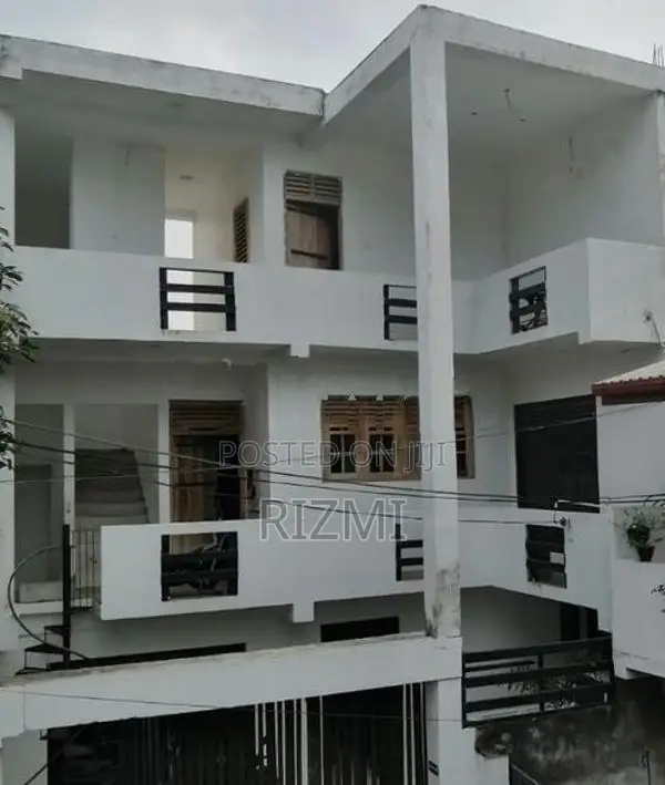 3 storey separate 2 unit house for rent in dehiwala attidia