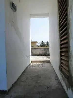 3 storey separate 2 unit house for rent in dehiwala attidia