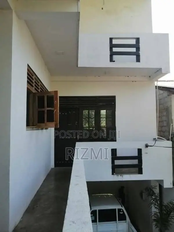 3 storey separate 2 unit house for rent in dehiwala attidia