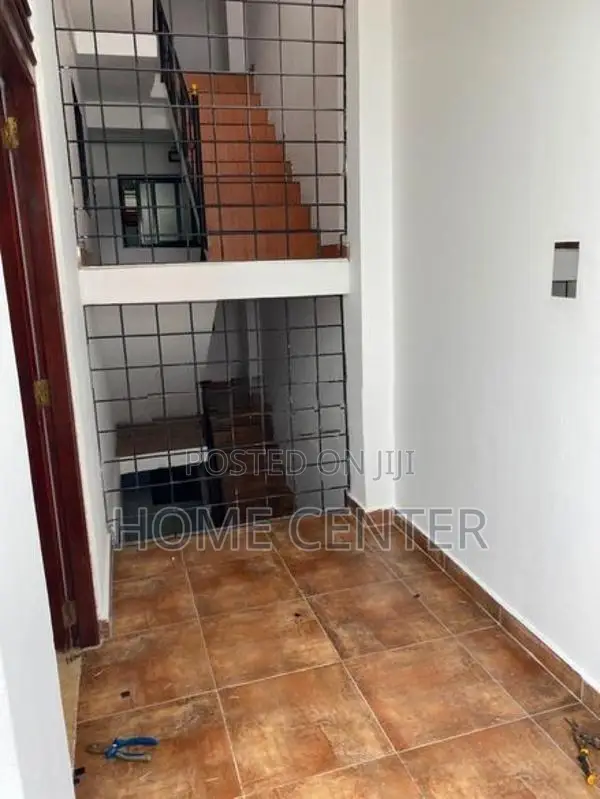 New 2nd Floor House for Rent – Colombo 10
