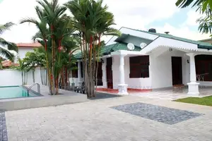 Elegant Fully Furnished Villa Type House for Rent in Daluwakotuwa