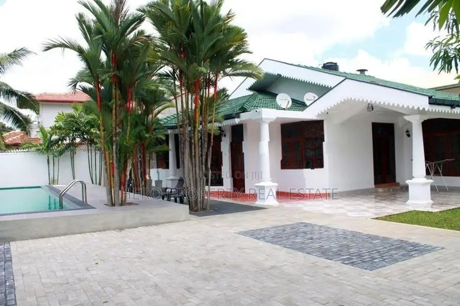 Elegant Fully Furnished Villa Type House for Rent in Daluwakotuwa