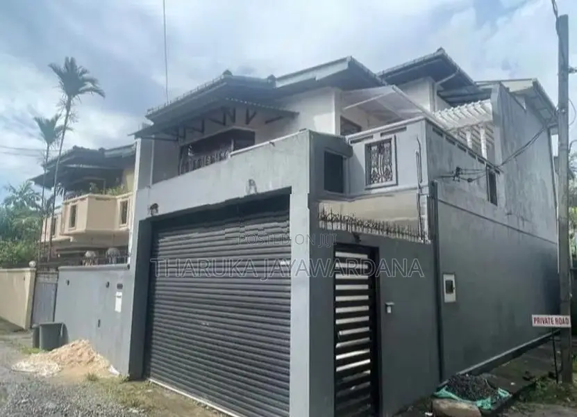 Two Story House for Rent Baththaramulla