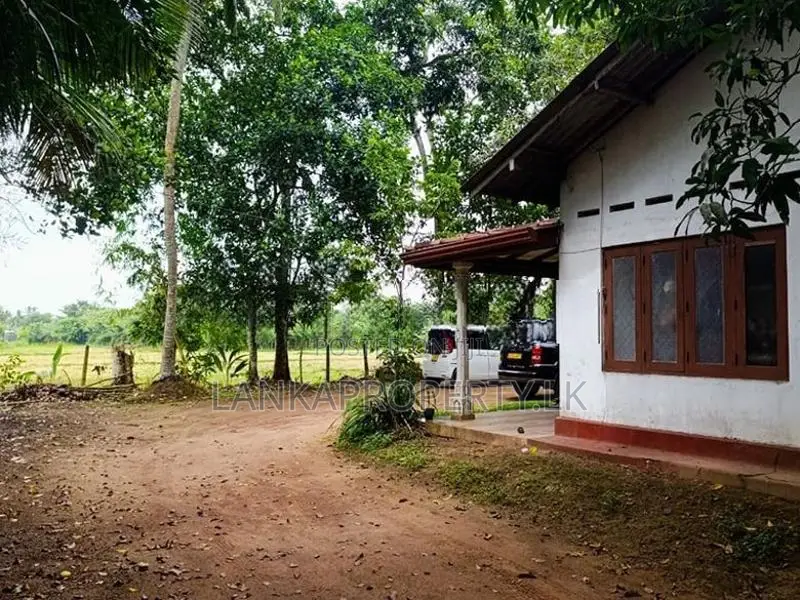88 Perches of Land for Sale at Kahathuduwa