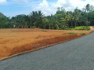 අලුත්වල නගරයට ආසන්නව බිම් කොටස්